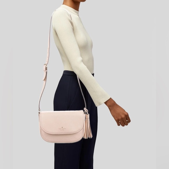 Kate Spade New York
McCall Street Adelaide Pebbled Messenger - Picture 1 of 8